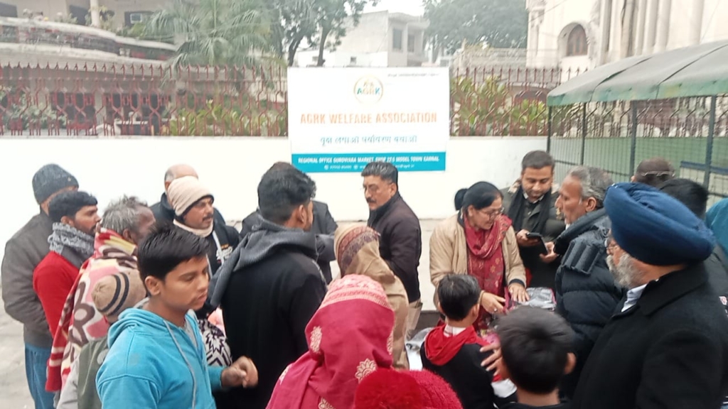 वस्त्र दान